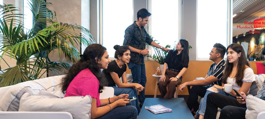Студенты Murdoch University Dubai